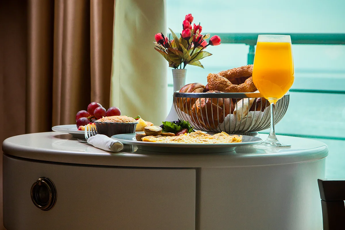 Un brunch dominical chic et gourmand dans le jardin de l’hôtel